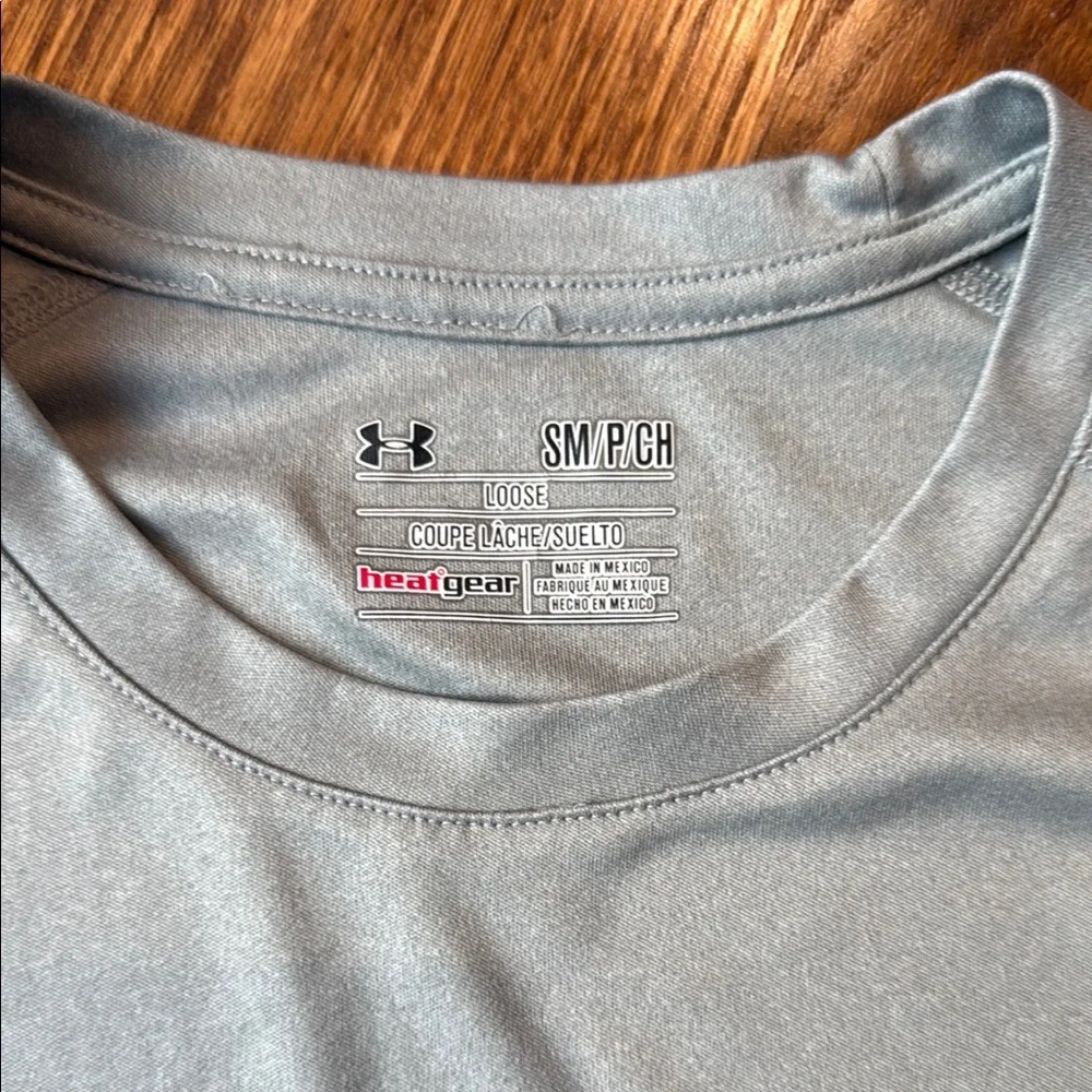 Under Armour Gray Short Sleeve Men’s Tee - Picture 3 of 6